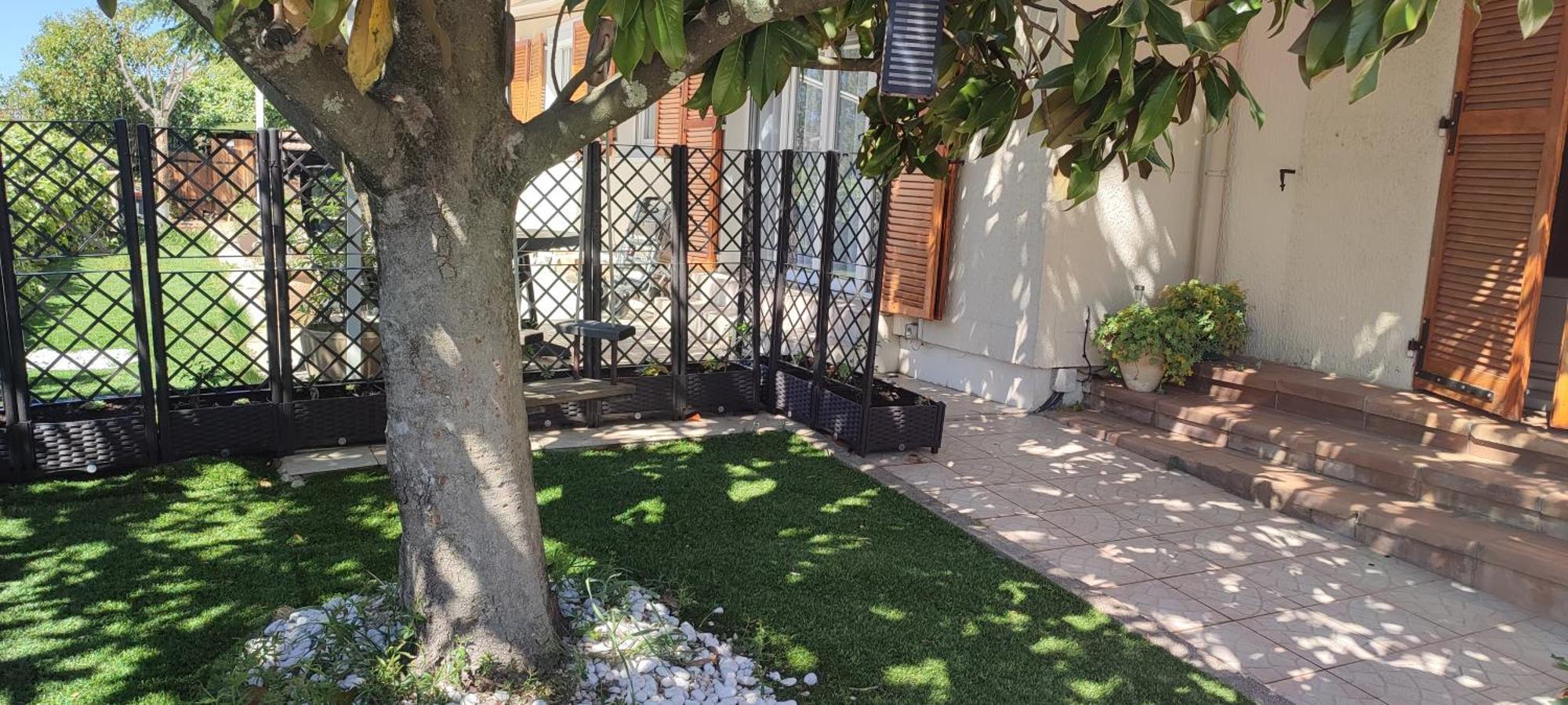 Maison T2 Avec Petit Jardin Dans Impasse Calme Baillargues Exterior foto